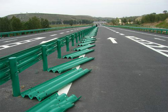 巴彦淖尔波形护栏的维护与管理确保道路安全的关键步骤
